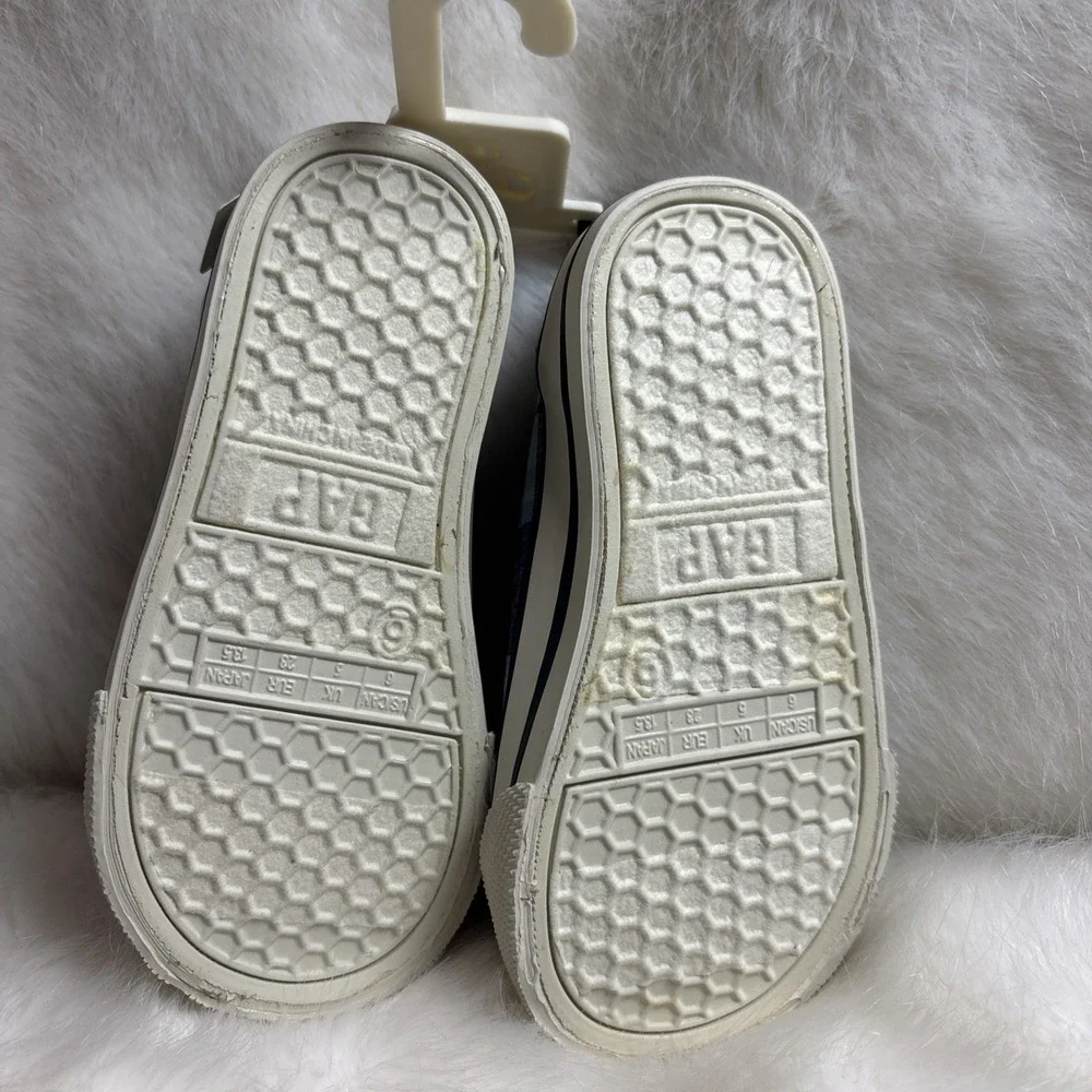 Baby Gap Canvas Slip On SIZE 6 Sneakers Shoes Red & Blue Plaid NWT